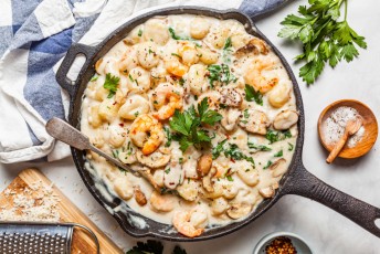 2019_05_10_28_one_pan_creamy_gnocchi_with_shrimp_and_spinach_1-1.jpg