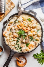 2019_05_10_28_one_pan_creamy_gnocchi_with_shrimp_and_spinach_2-1.jpg