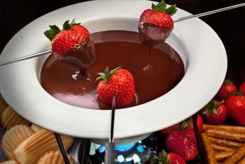 30661_chocolate_fondue.jpg