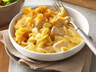 Chicken-Egg-Noodle-Casserole_exps173191_TH132104C06_26_1bC_RMS.jpg