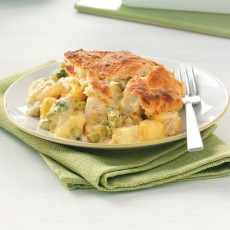 Chicken-Potpie-with-Cheddar-Biscuit-Topping_exps50271_SD1999444D06_25_3bC_RMS.jpg