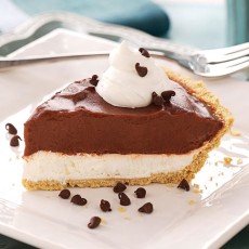 Chocolate-Cream-Cheese-Pie_exps4201_RDS1872338D01_04_4bc_RMS.jpg