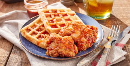 Crispy-Fried-Chicken-and-Waffles_desktop.jpg
