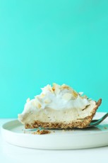 EASY-Coconut-Cream-Pie-thats-Vegan-Glutenfree-10-ingredients-so-creamy-and-coconutty-pie-coconut-recipe-minimalistbaker-1.jpg