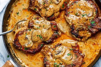 Garlic-Pork-Chops-in-Creamy-Mushroom-Sauce-Recipe-1.jpg