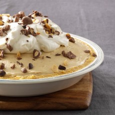 Maple-Peanut-Butter-Pie_exps170815_TH133086A07_25_1bC_RMS.jpg