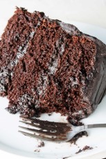 The-Most-Amazing-Chocolate-Cake-6-2848x4272-1.jpg