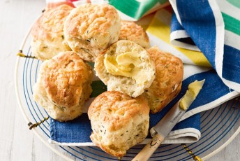 cheese-and-chive-scones-92509-1.jpeg