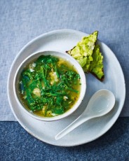 p84-Spinach-and-broccoli-egg-drop-soup.jpg