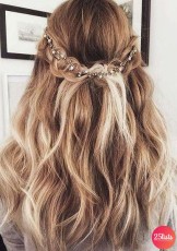 List : 15 New Year’s Eve Hairstyles