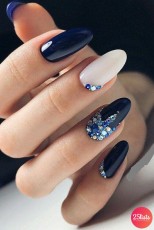 List : The Best Celebrity nail trends you need to recreate