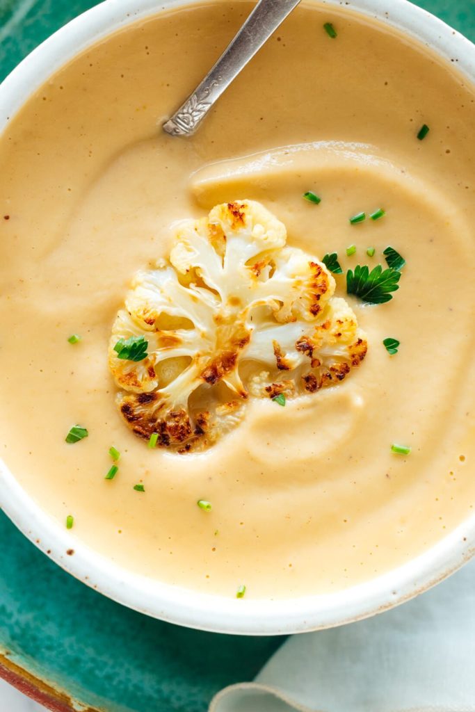 Roasted Cauliflower and Garlic Soup : Recipe and best photos