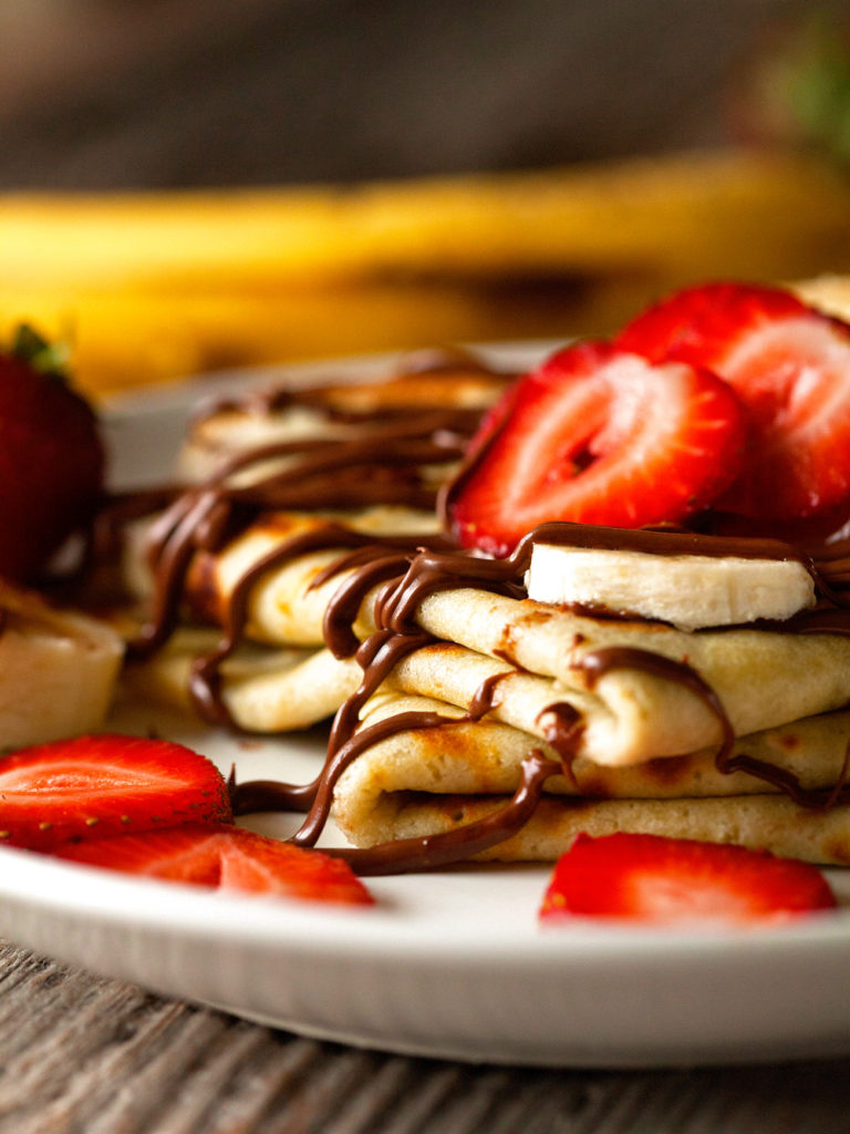 Easy Strawberry Banana and Chocolate Crepes : Recipe and best photos