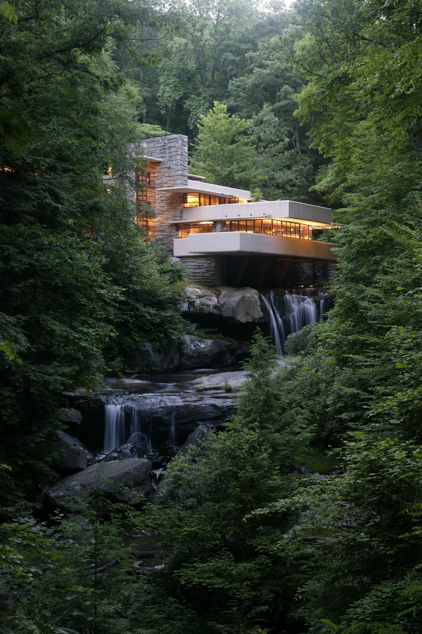 who was frank lloyd wright